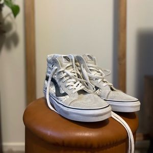 Vans x Disney Sk8 Hi size 7